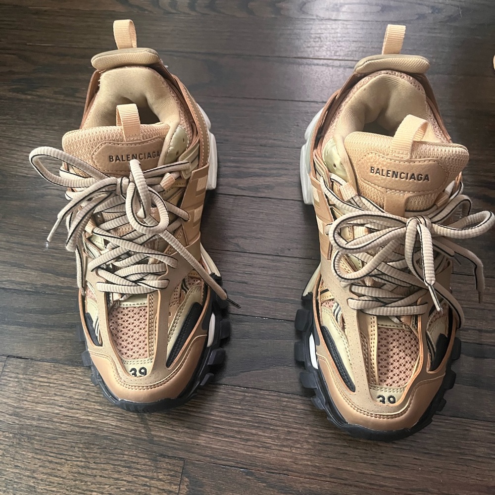 Balenciaga tracks, Size 39, good condition